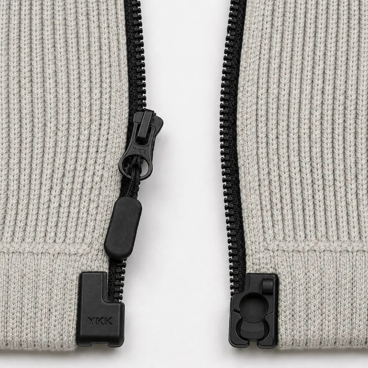 Men’s sweater with magnetic zipper