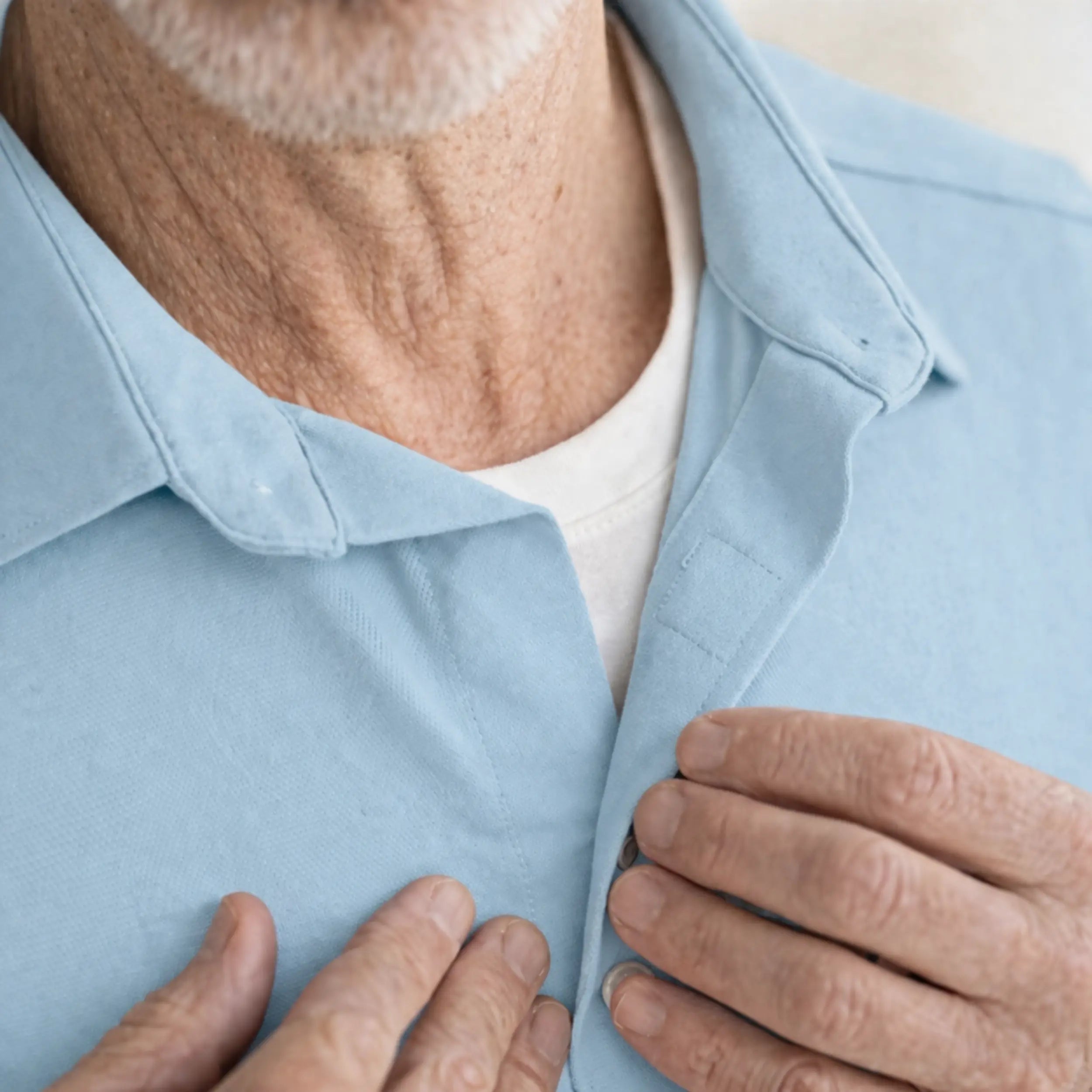 Men’s shirt with magnetic buttons